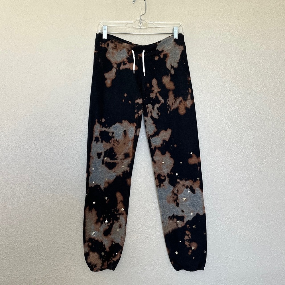 Monrow Upcycled bleach tie dye joggers with star print design - S